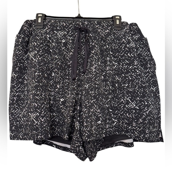 Livi Active Double Layer Active Shorts 22/24 - Picture 4 of 10